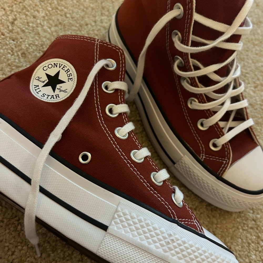 Converse platform Women's Burgundy High-Top Sneakers